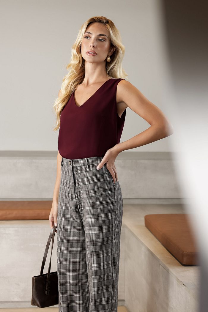 Regata Crepe Decote V Com Botões - Doce Flor