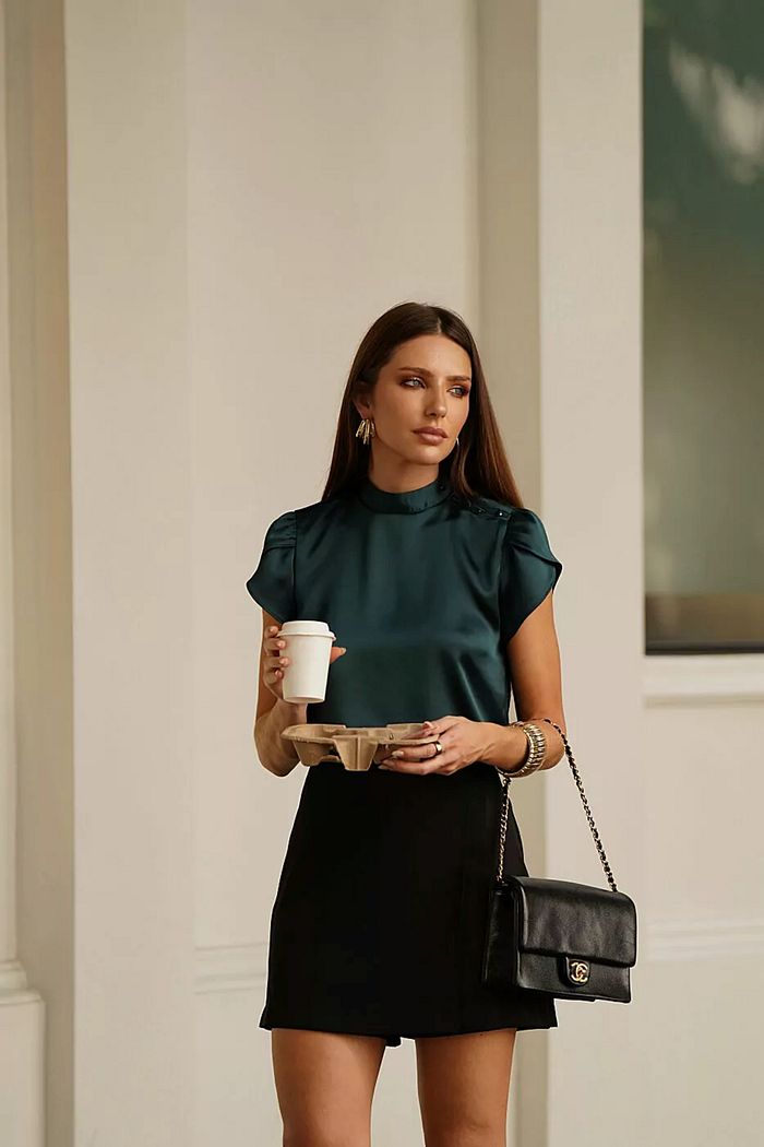 Blusa Acetinada Manga Tulipa - Doce Flor