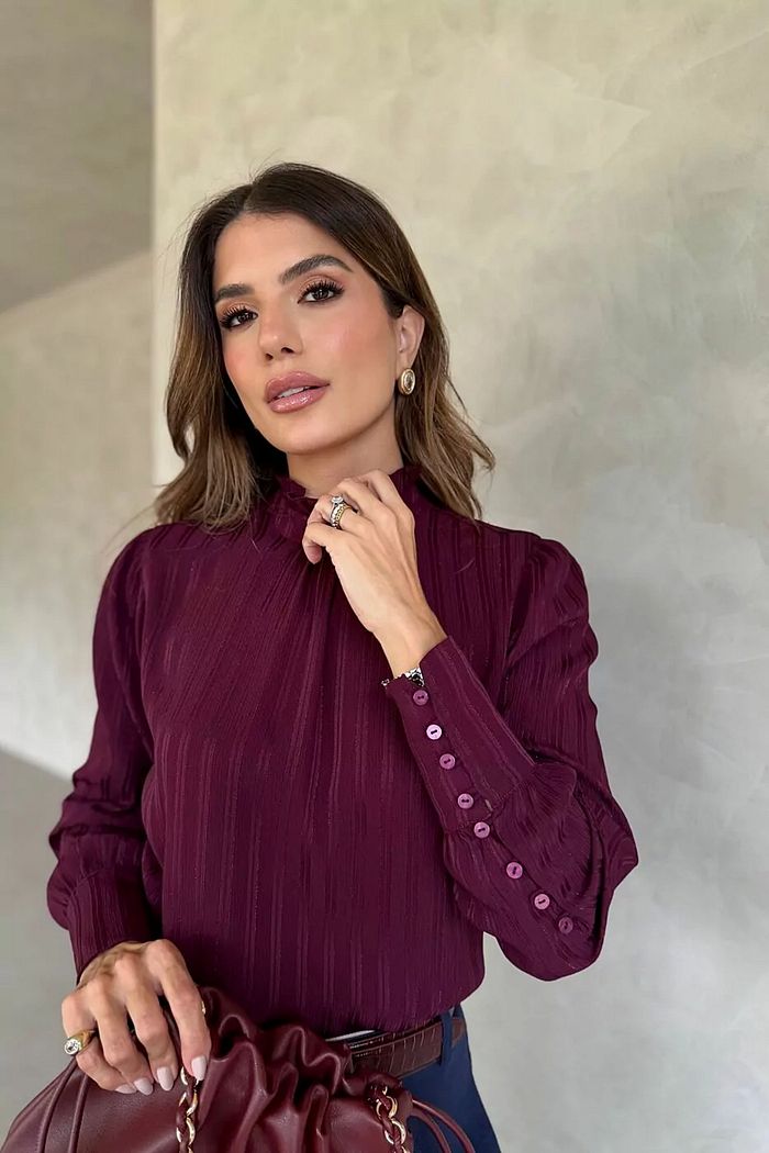 Blusa Gola Franzida Manga Longa Botões - Doce Flor