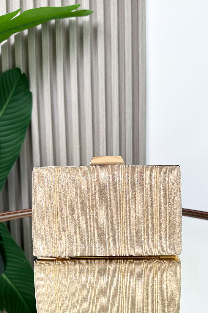 BOLSA CLUTCH KESSIA - DOURADO