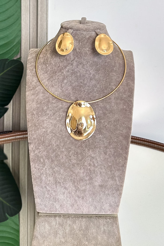 COLAR DOURADO JULIANA - NA COMPRA DO COLAR, GANHE O BRINCO!