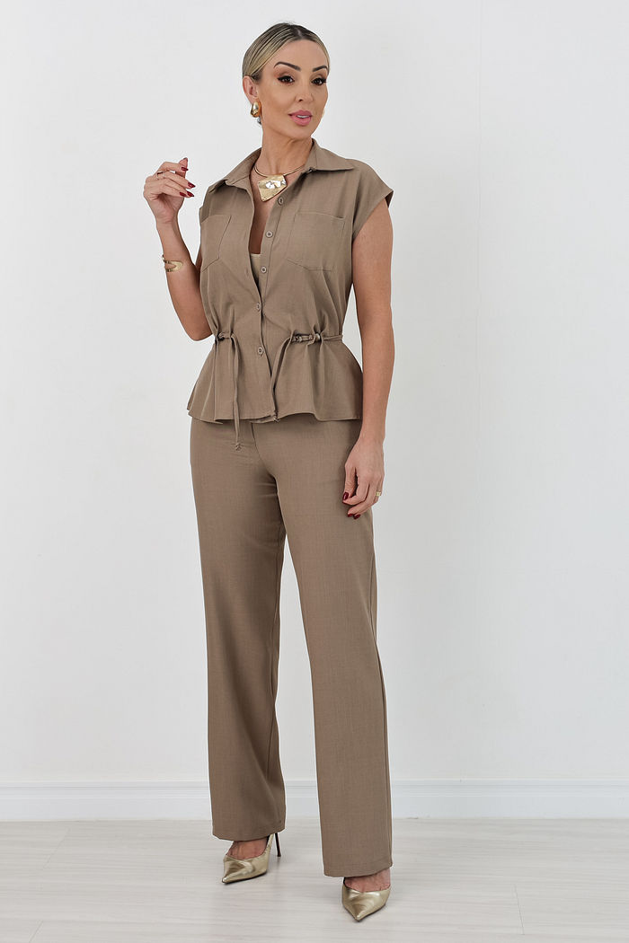 CONJUNTO ALFAIATARIA BLUSA E CALÇA ALESSANDRA - BEGE ESCURO