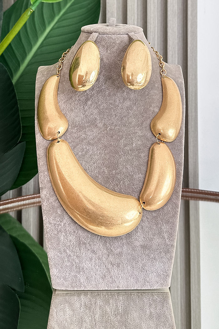 COLAR DOURADO MARTINA  - NA COMPRA DO COLAR, GANHE O BRINCO!