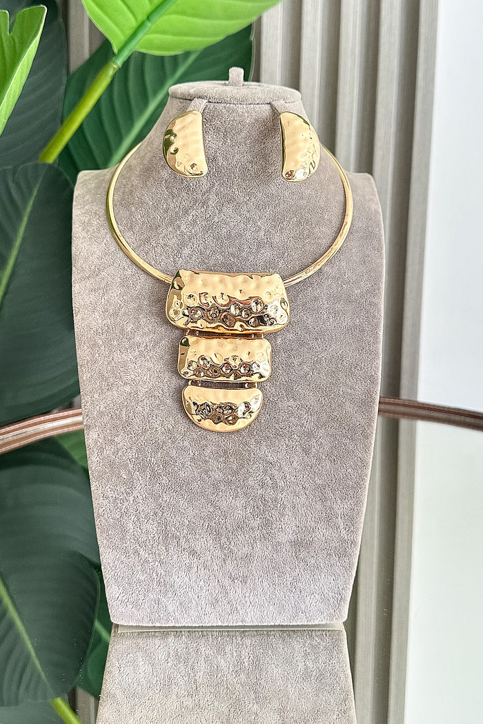 COLAR DOURADO ZOE -  NA COMPRA DO COLAR, GANHE O BRINCO!