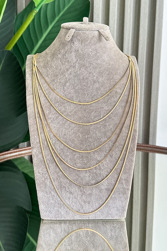 COLAR DOURADO MULTICAMADAS BABI