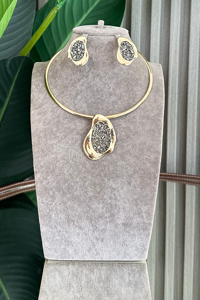 COLAR DOURADO SILENE - NA COMPRA DO COLAR, GANHE O BRINCO!