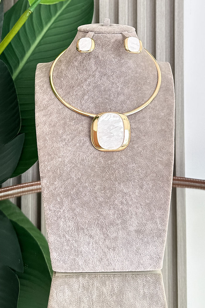 COLAR DOURADO SOFI – NA COMPRA DO COLAR, GANHE O BRINCO!