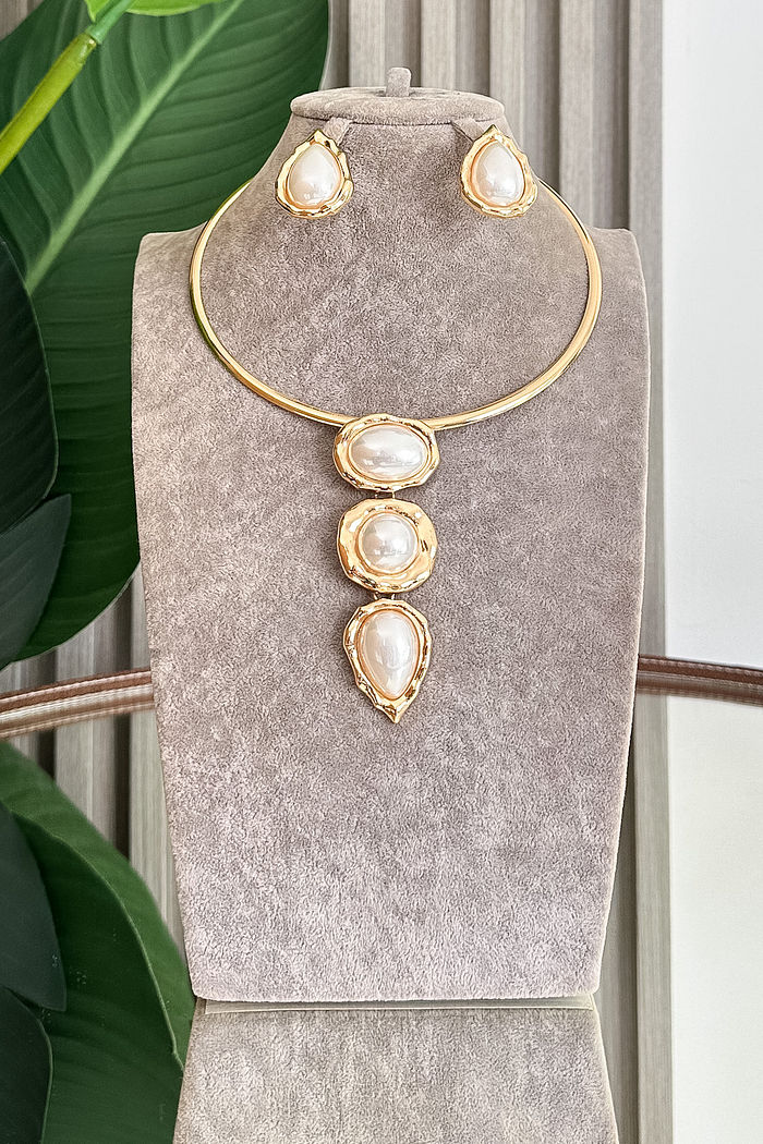 COLAR DOURADO GEISA - NA COMPRA DO COLAR, GANHE O BRINCO!