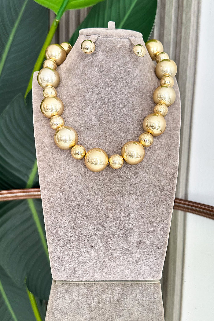 COLAR DOURADO VELMA - NA COMPRA DO COLAR, GANHE O BRINCO!