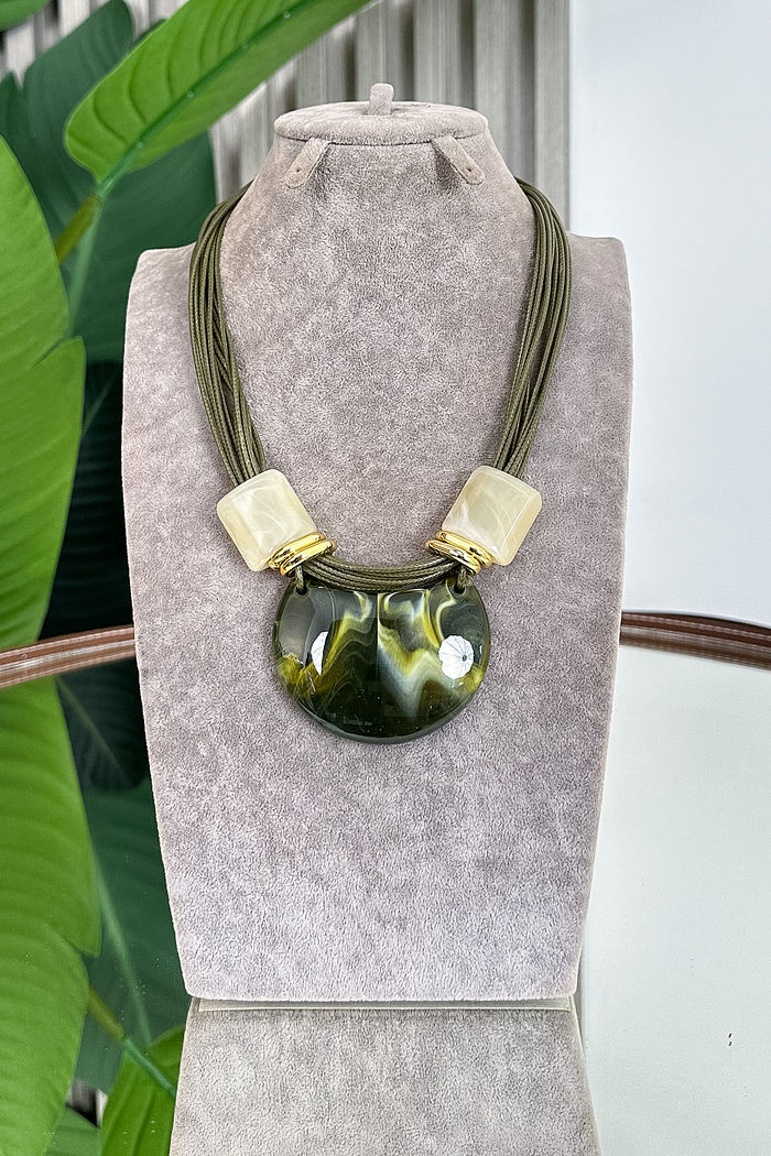 COLAR ANDREIA - VERDE MILITAR