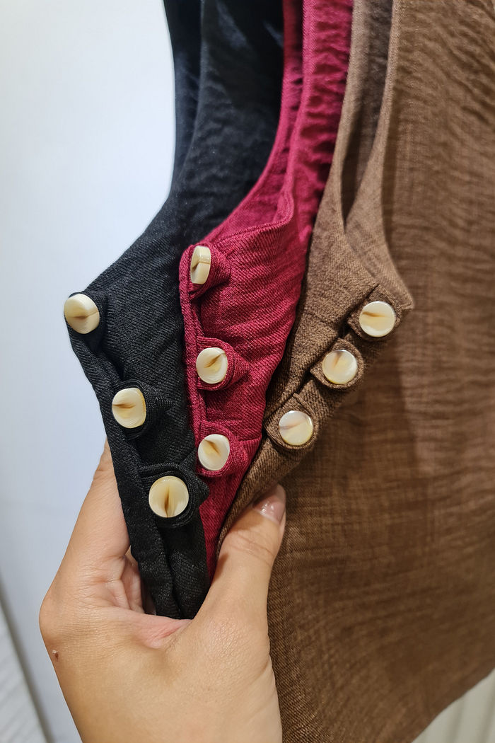 Blusa Regata com 7 Botões de Pé 3 Cores