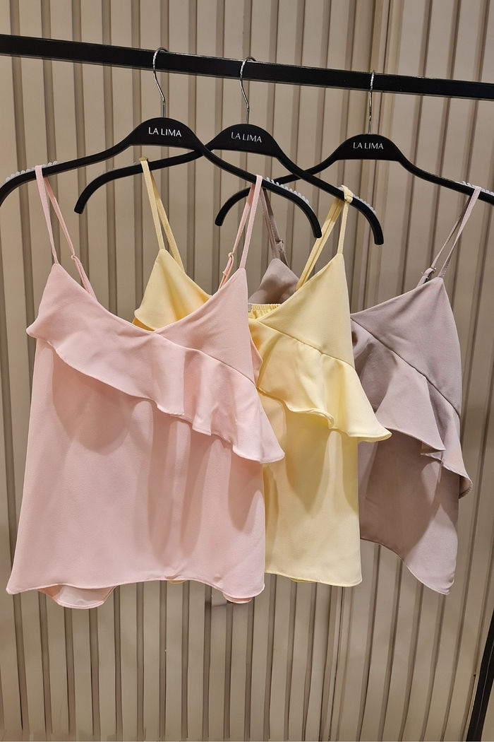 Blusa de Alcinha com Babado Assimétrico em Crepe 3 Cores