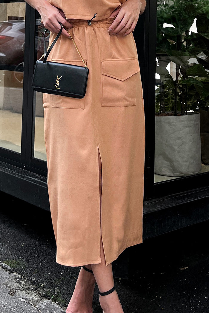 Saia Midi Bolsos Fenda Frontal Caramelo