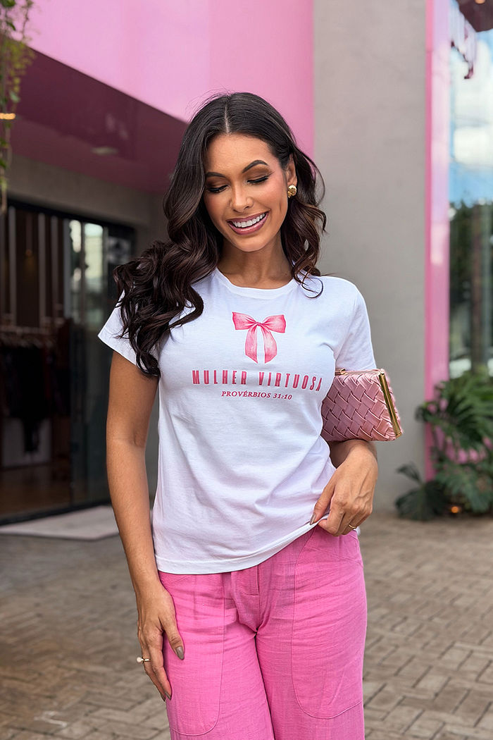 T-Shirt Mulher virtuosa DTF - Neve