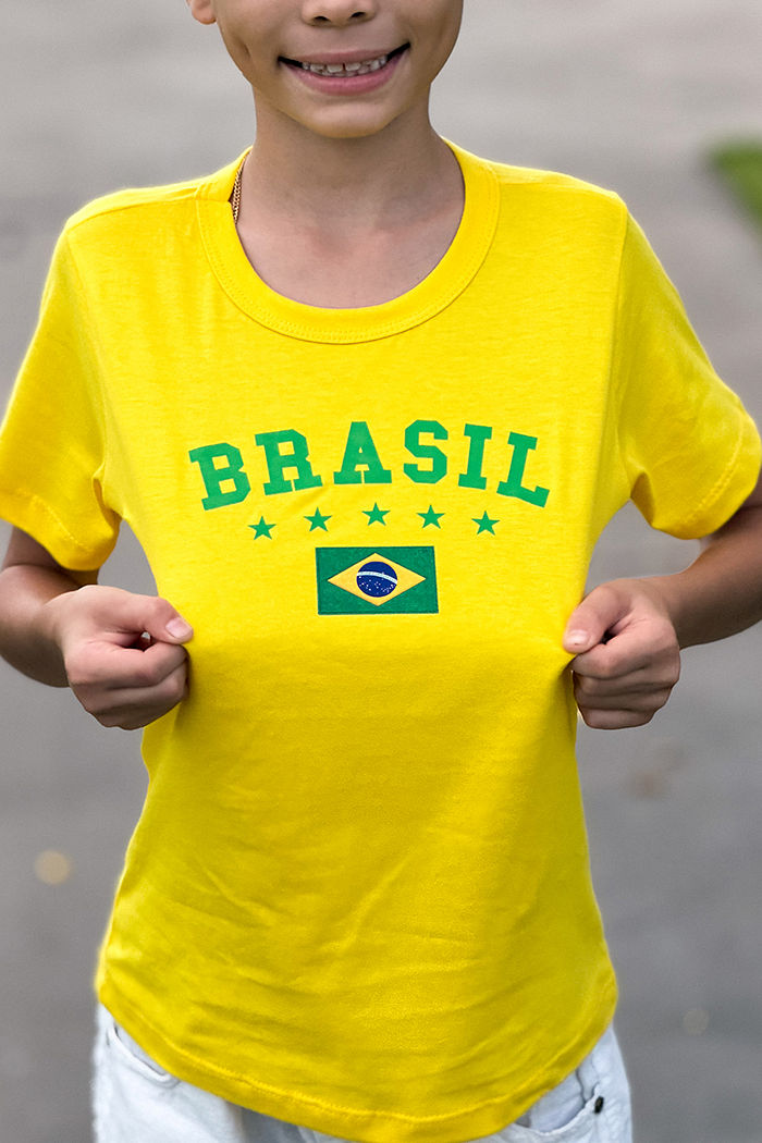 T-Shirt Infantil Brasil - Estrelas Bandeira DTF - Amarelo forte