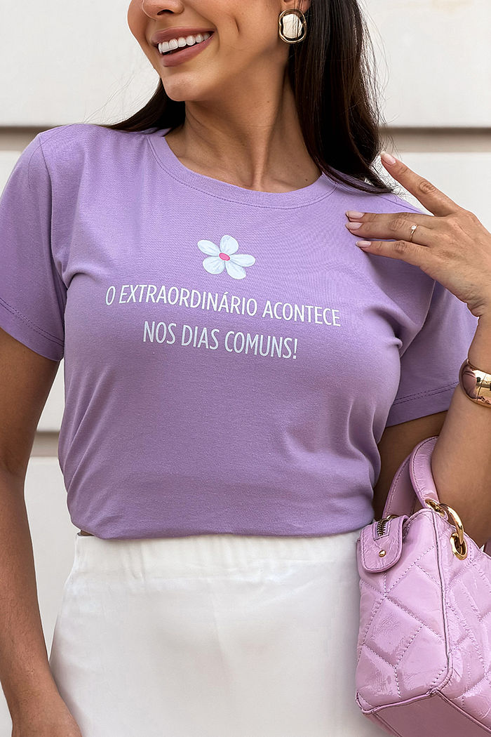 T-Shirt O Extraordinário DTF - Lavanda
