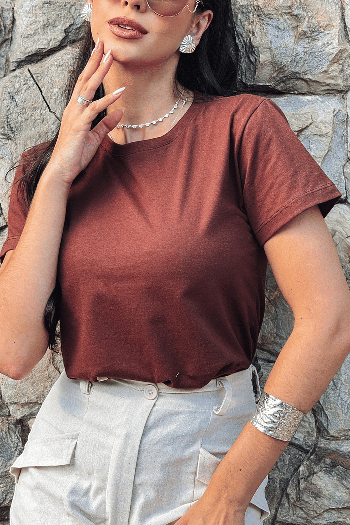 T-Shirt Básica Marrom