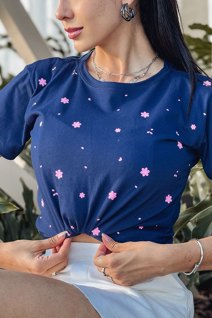 T-Shirt Flor de cerejeira poá - Marinho