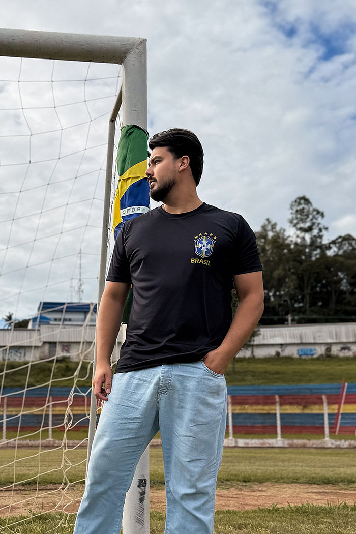 Max Tee Dry Fit Brasão DTF - Preto