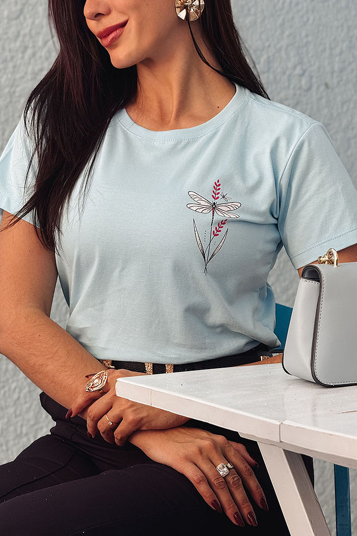 T-Shirt Libélula peito - Azul claro