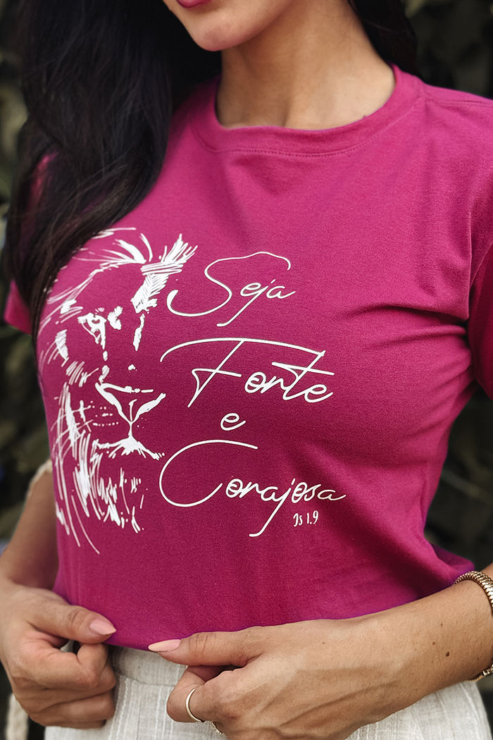 T-Shirt Seja forte e corajosa leão DTF - Pitaia