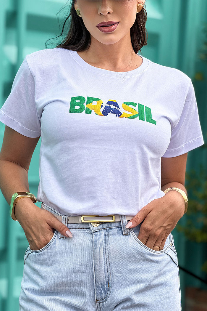T-Shirt Brasil Efeito bordado DTF - Branco