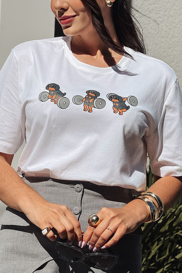 Max Tee Unissex Cachorro segurando a barra - Neve