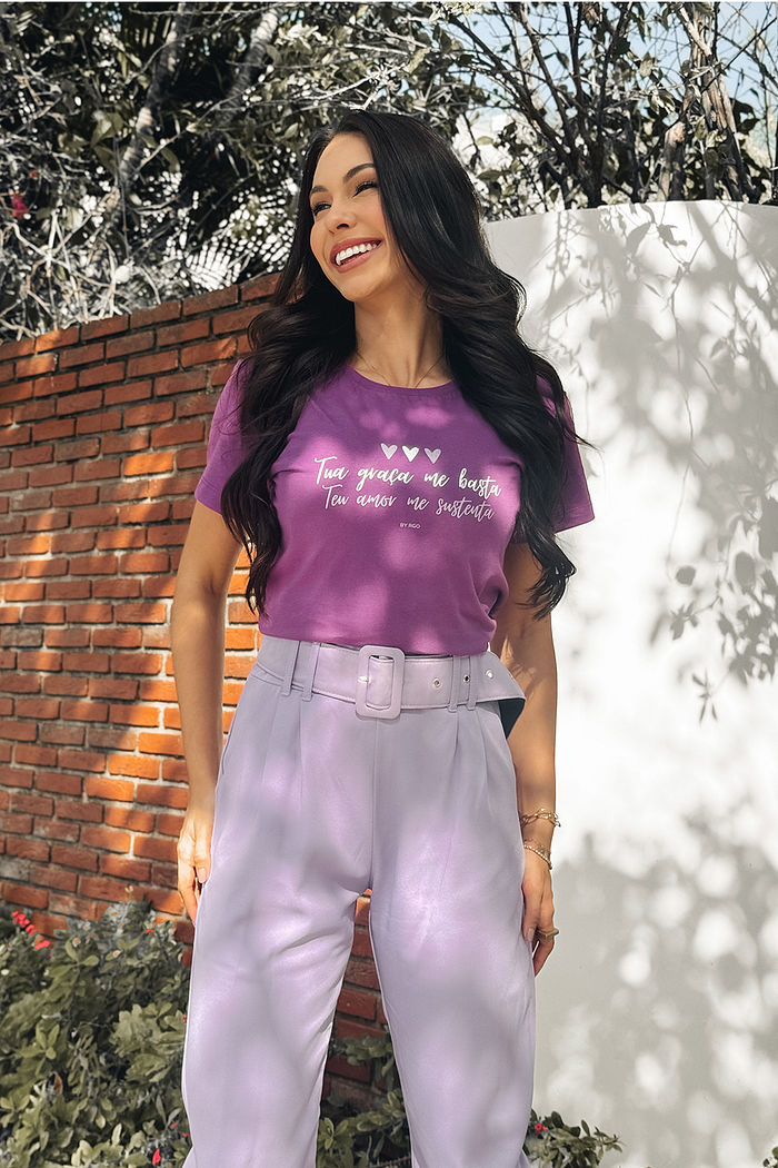 T-Shirt Tua graça me basta, teu amor me sustenta - Uva
