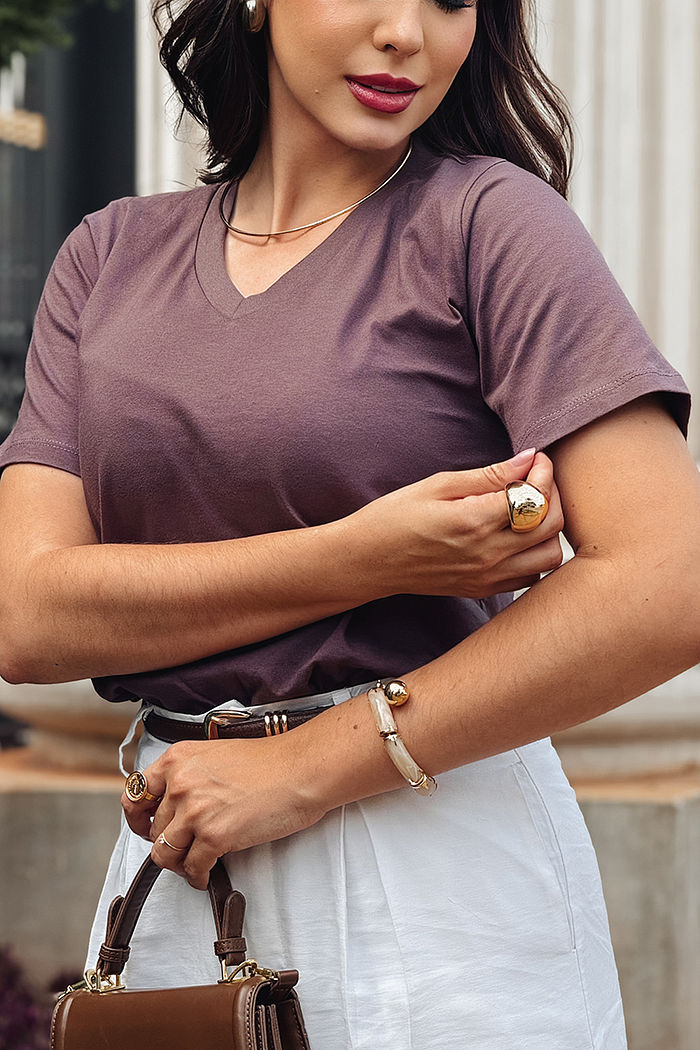 T-Shirt Camila gola V Básica - Expresso