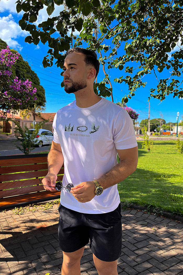 Max Tee Unissex Pai, Filho e Espírito Santo DTF - Branco