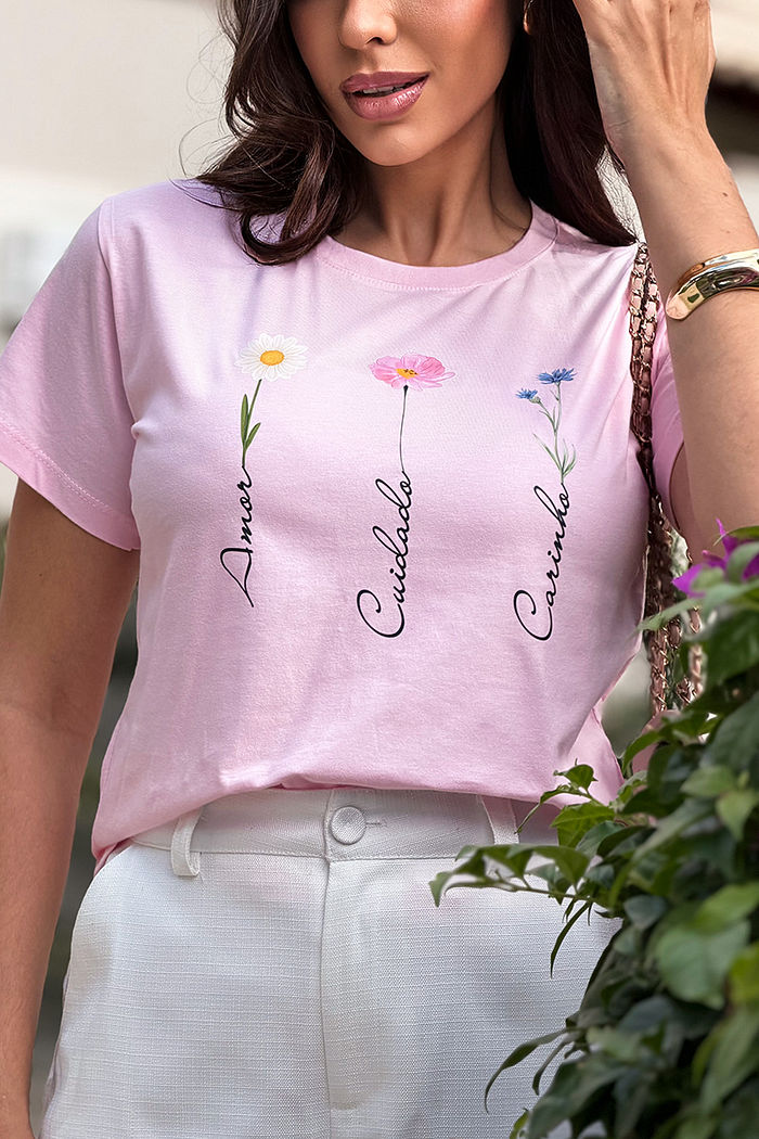 T-Shirt Amor, Cuidado e Carinho DTF - Rosa bebê