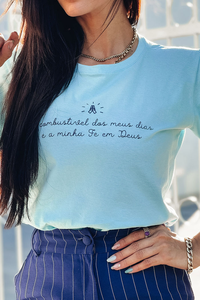 T-Shirt Fé em Deus AR - Azul Claro