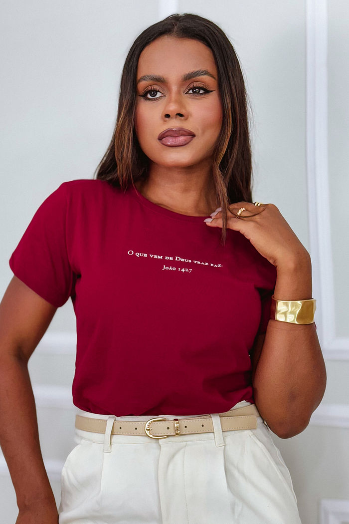 T-Shirt O que vem de Deus traz paz - Bordô