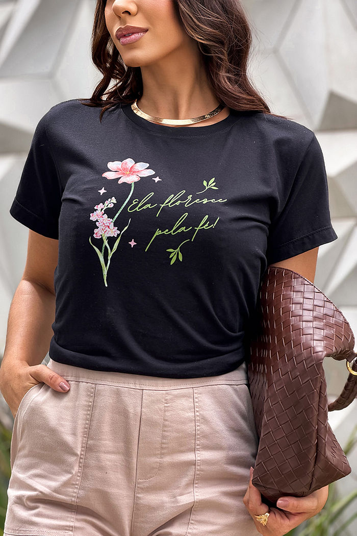 T-Shirt Ela Floresce pela fé DTF - Preto