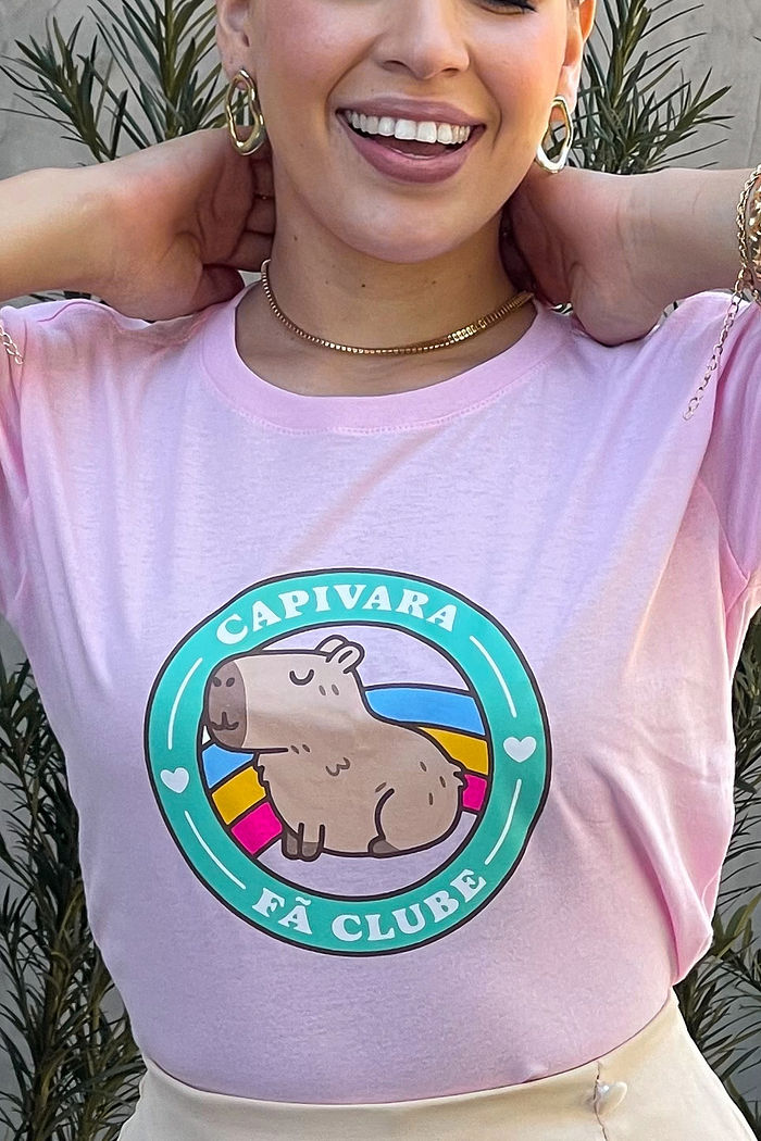 T-Shirt Capivara Fã Clube - Rosa Bebê