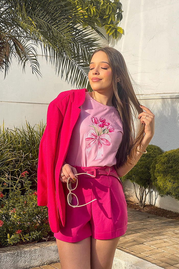 T-Shirt Tulipas DTF - Rosa Chiclete