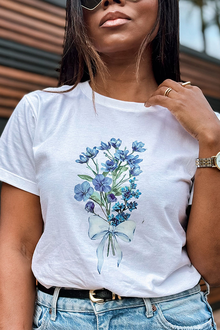 T-Shirt Flor azulada DTF - Neve