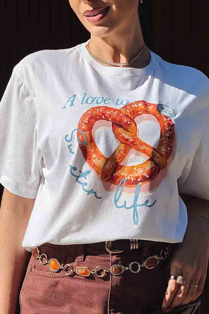 Max Tee Unissex A Love to - Pretzel DTF - Neve