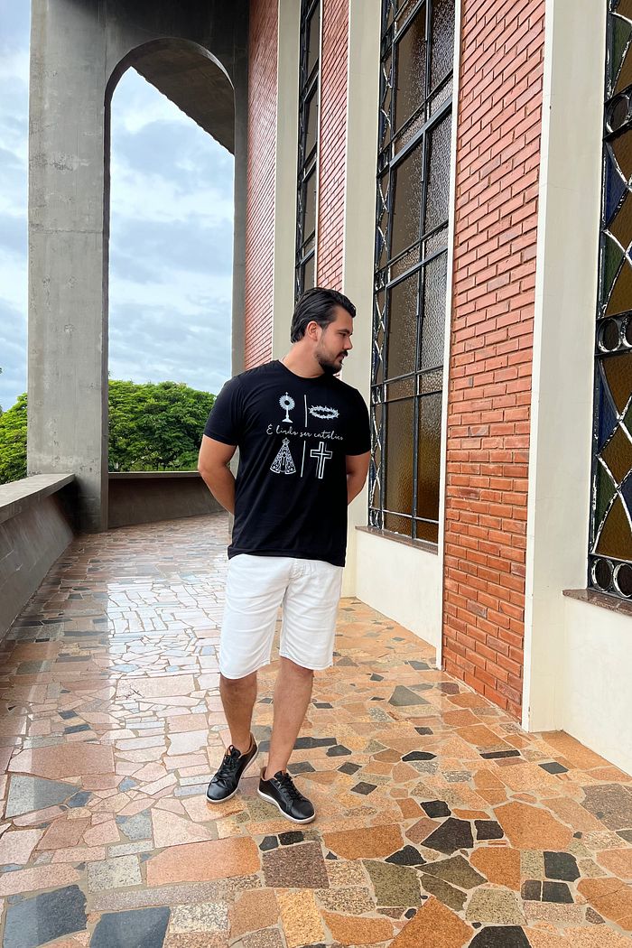 Max Tee É lindo ser católico DTF - Preto