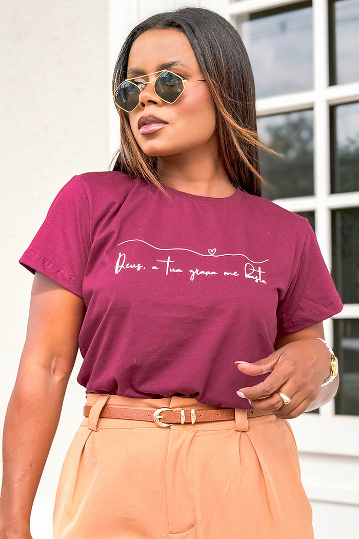 T-Shirt Deus, a tua graça me basta AR - Açaí