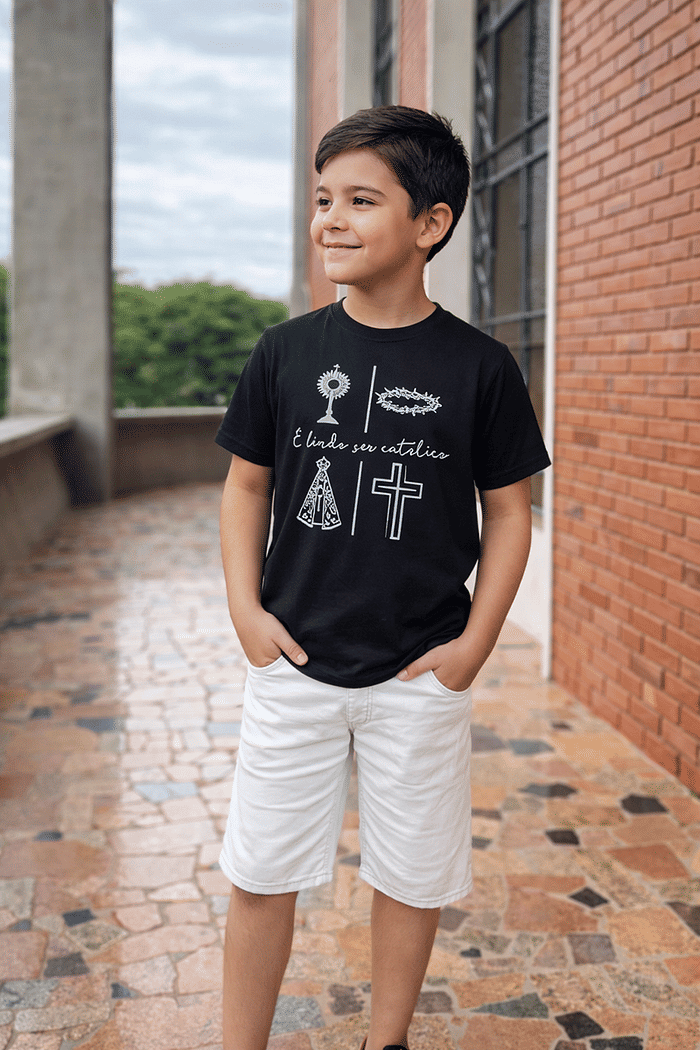 T-Shirt Infantil É lindo ser católico DTF - Preto
