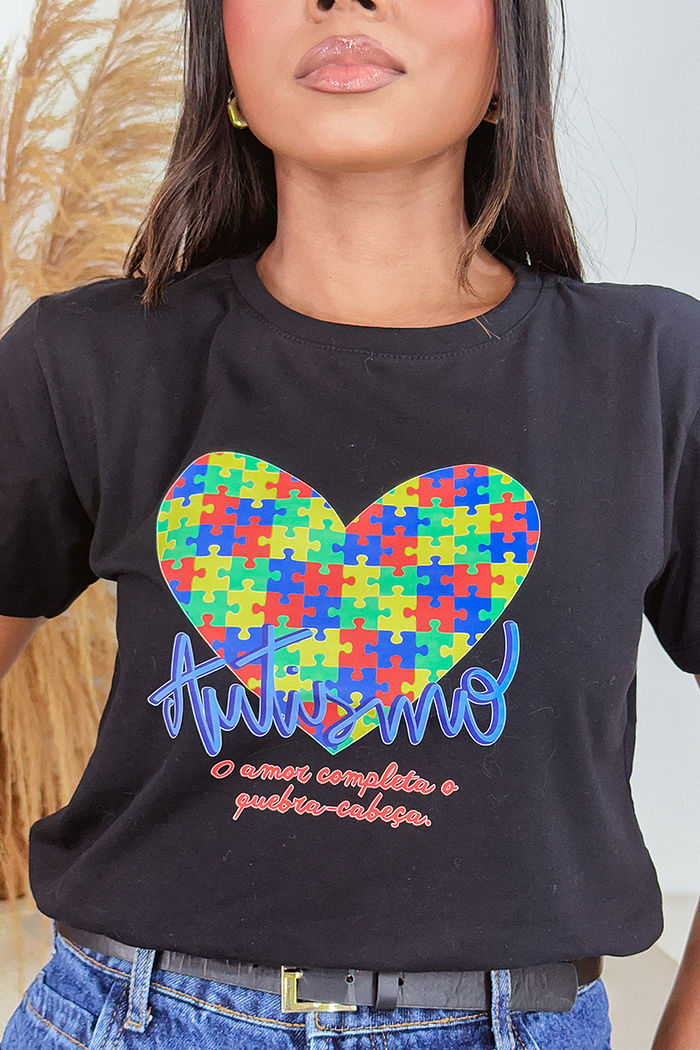 T-Shirt O amor completa o quebra-cabeça DTF - Preto