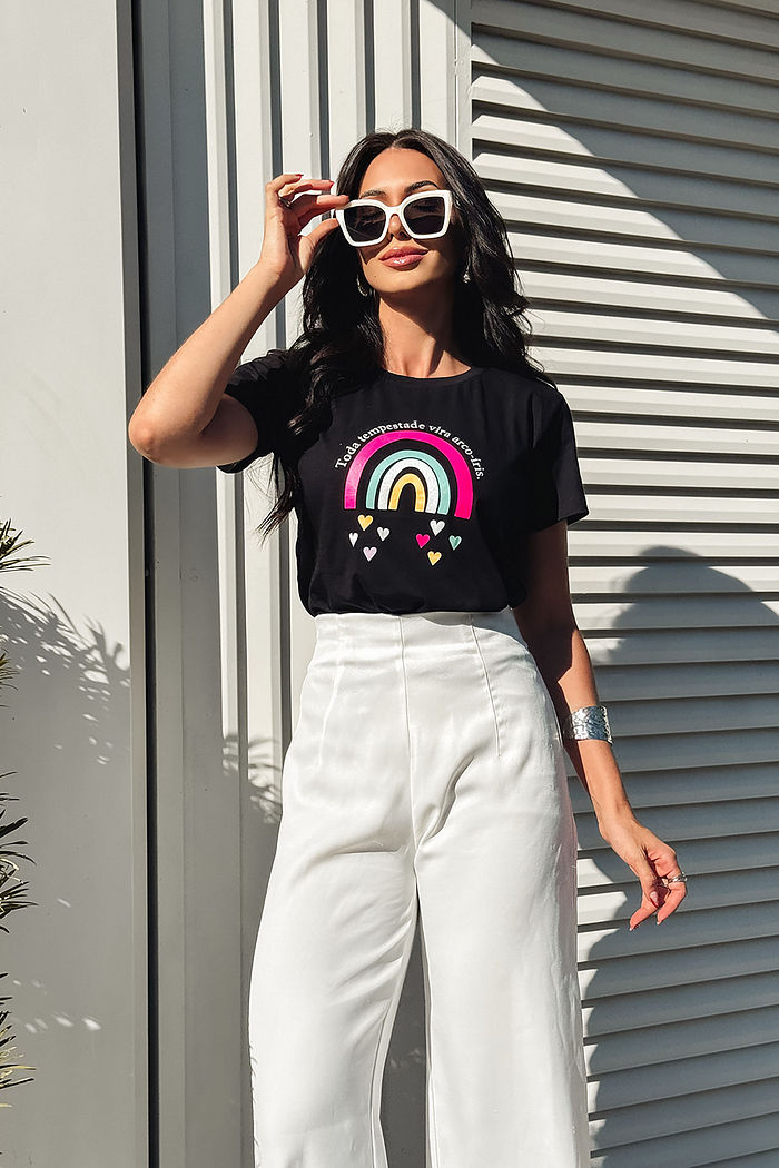 T-Shirt Toda tempestade vira um arco-íris - Preto