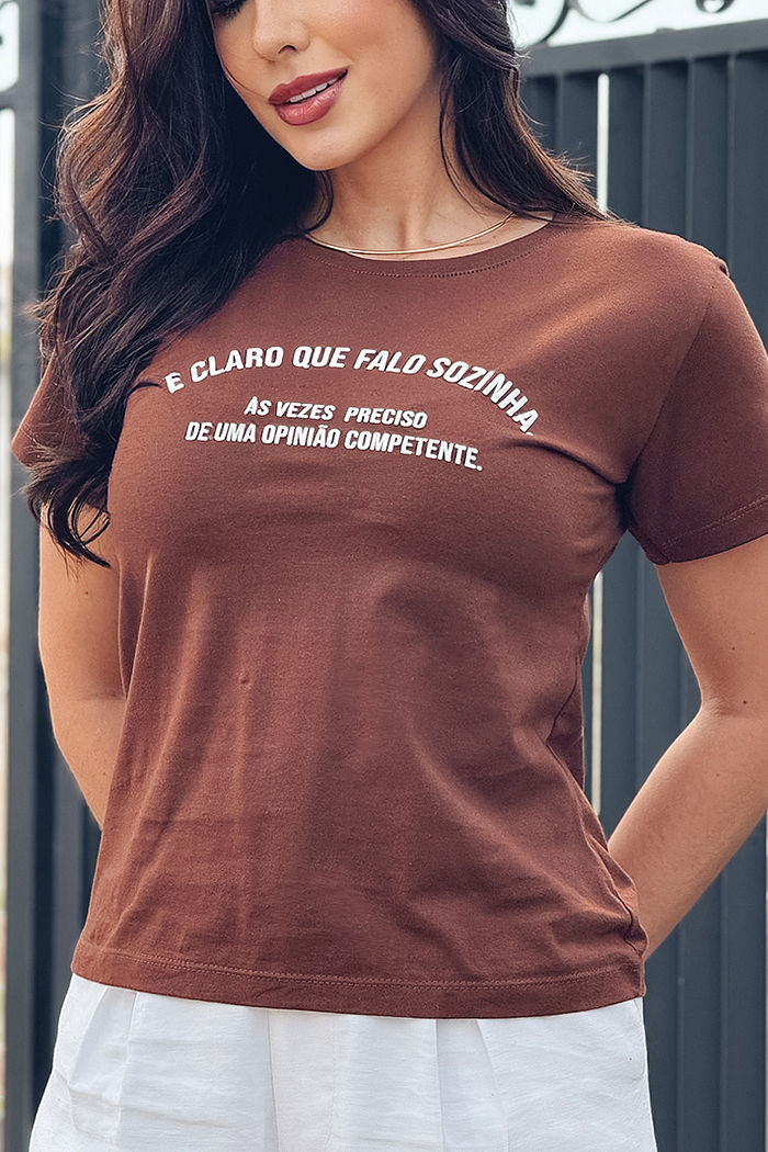 T-Shirt É claro que falo sozinha AR - Marrom