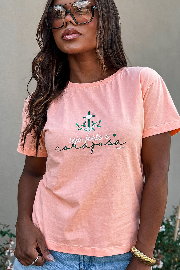T-Shirt Seja forte e corajosa DTF - Salmão