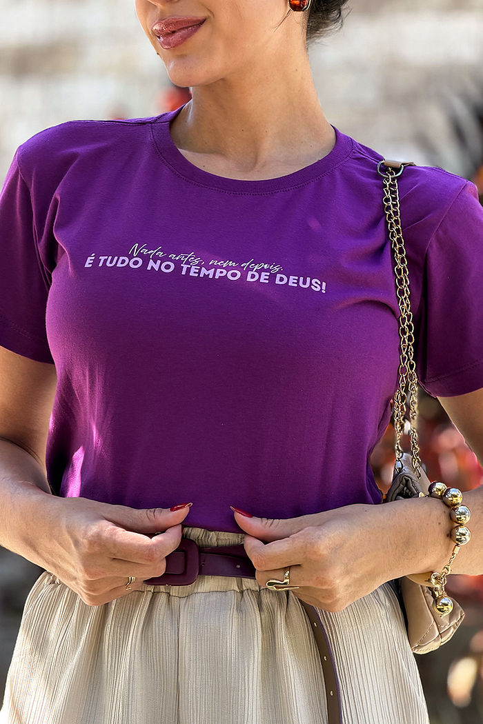 T-Shirt É tudo no tempo de Deus -Uva