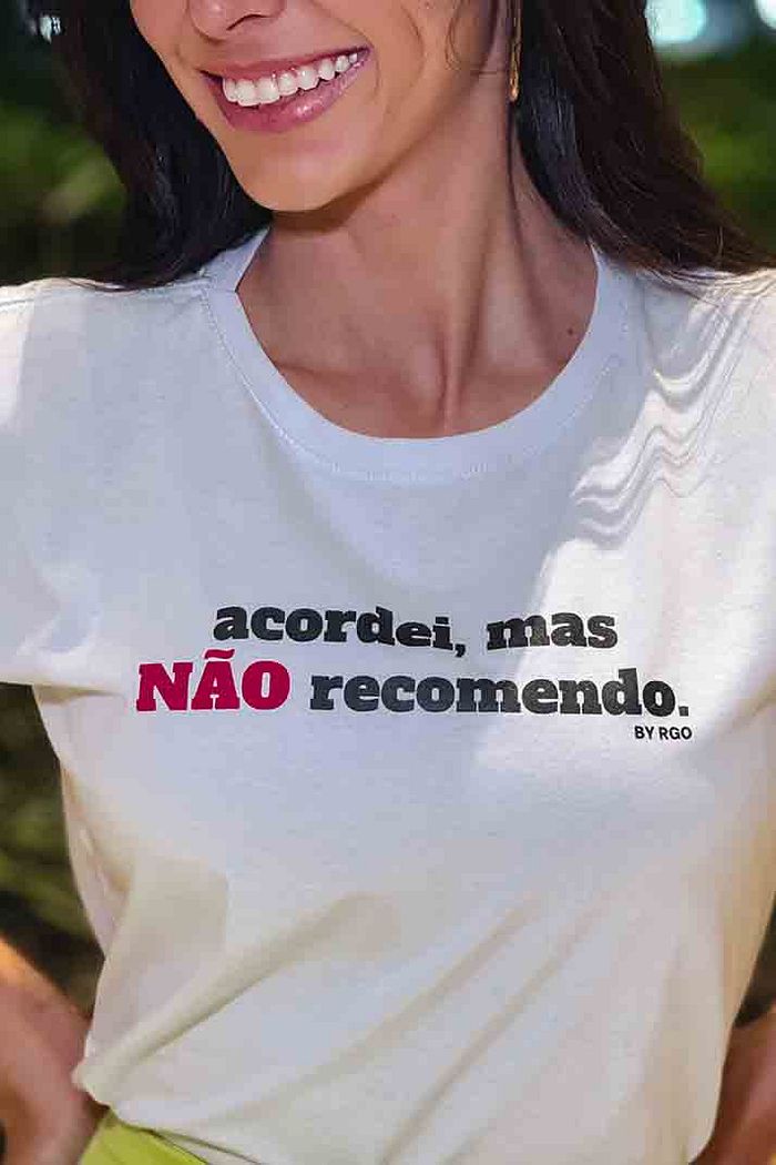 T-Shirt Acordei, mas não recomendo DTF - Branco