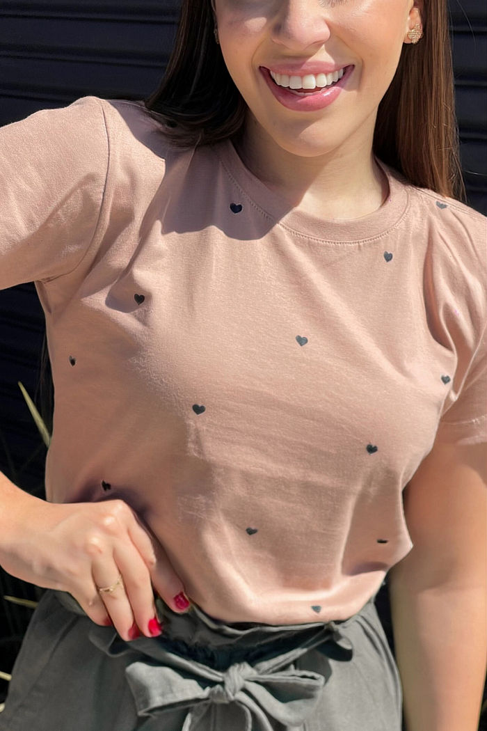 T-Shirt Corações pequenos poá - Bege