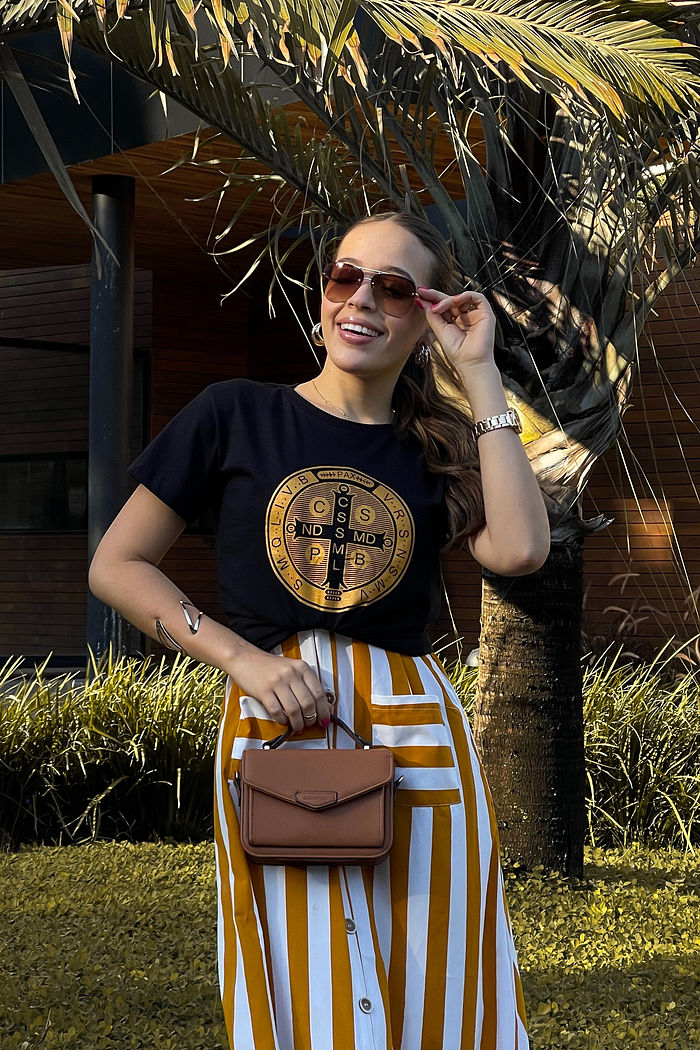 T-Shirt Medalha de São Bento - Preto