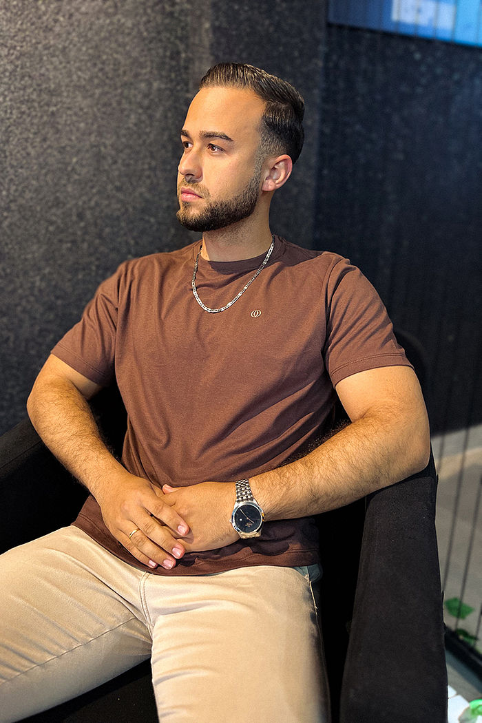 Max Tee Logo algodão no peito - Café